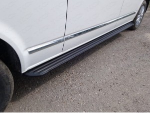 Пороги алюминиевые Slim Line Black для Volkswagen Caravelle T6 № VWCARAV17-38B